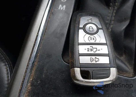 2019 Ford F-150 Lariat z USA, uszkodzony, nr VIN 1FTFX1E45KKD62811